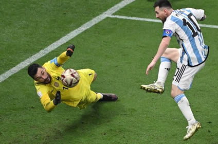 Messi convierte el tercer gol a Francia