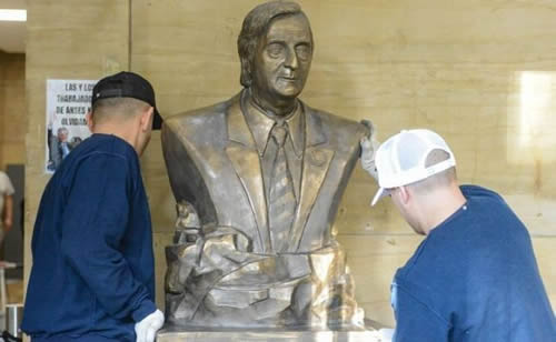 Busto de Nestor Kirchner